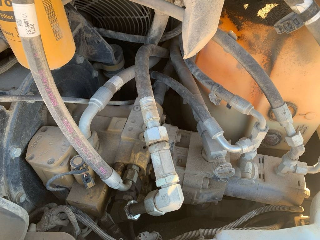 Wheel loader CAT 908H