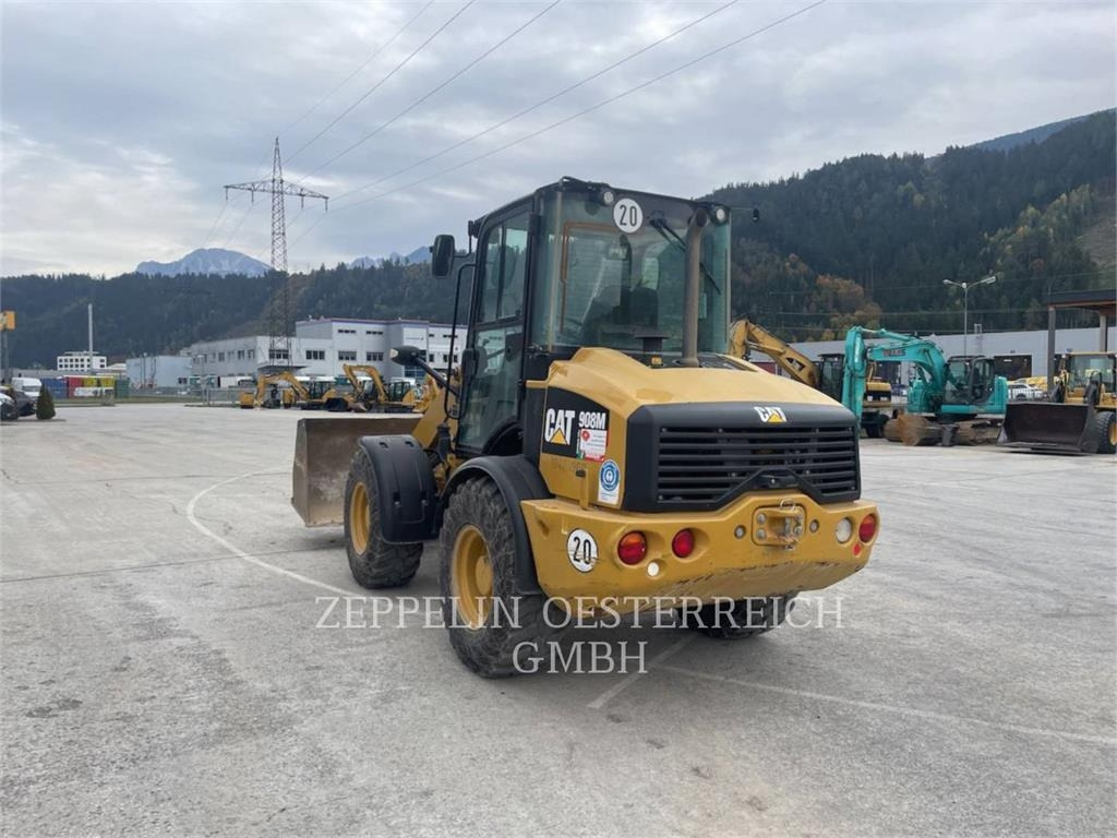 Wheel loader CAT 908M