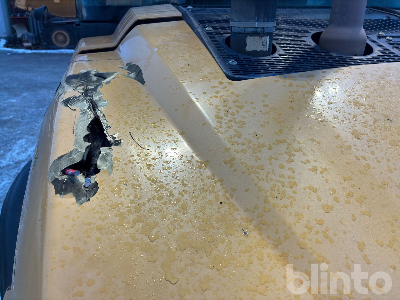 Wheel loader CAT 908M