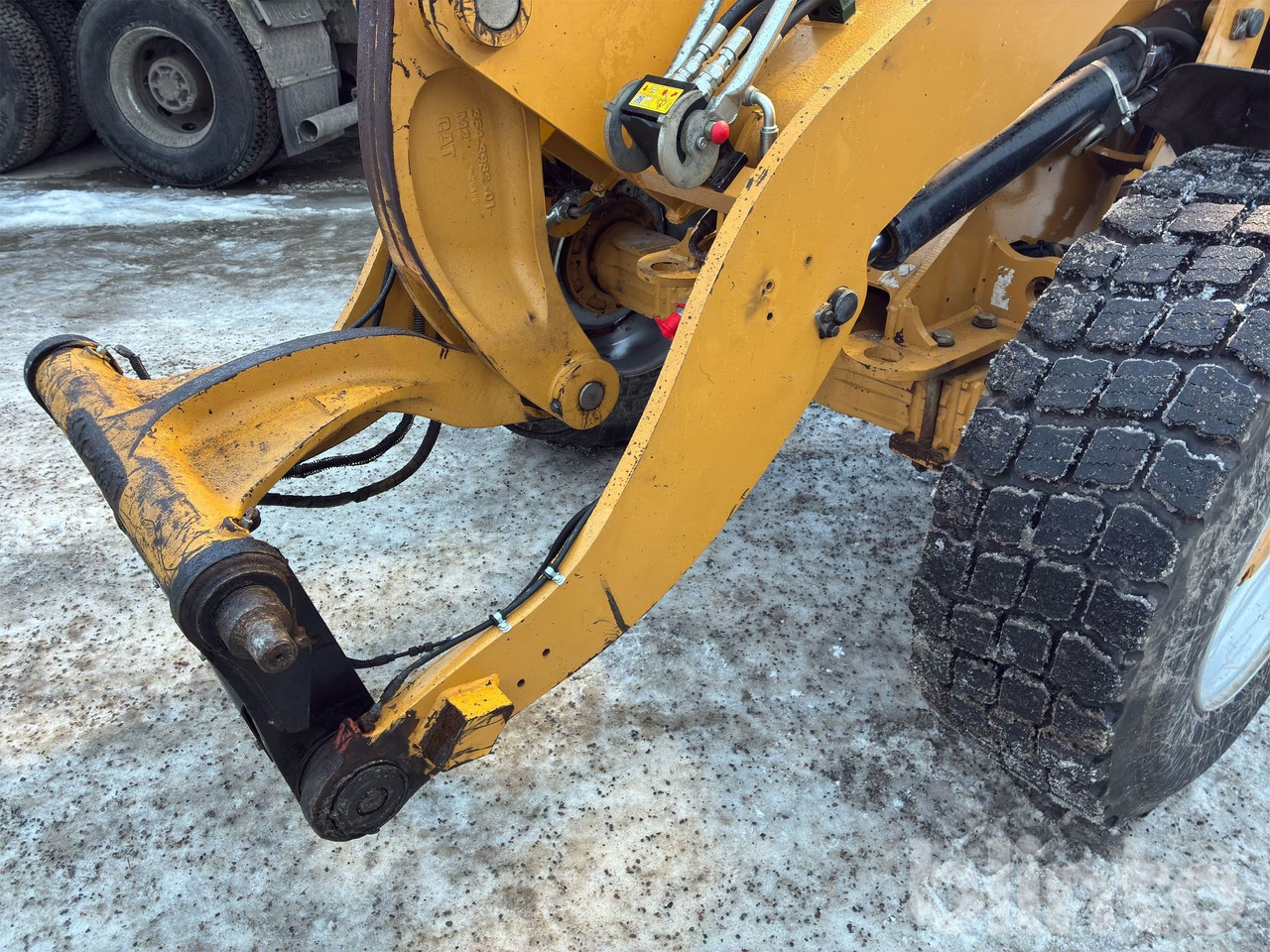 Wheel loader CAT 908M