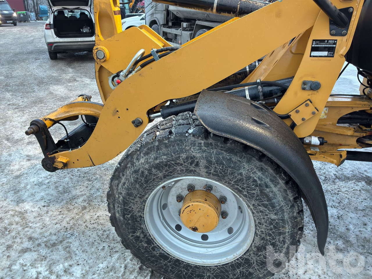 Wheel loader CAT 908M