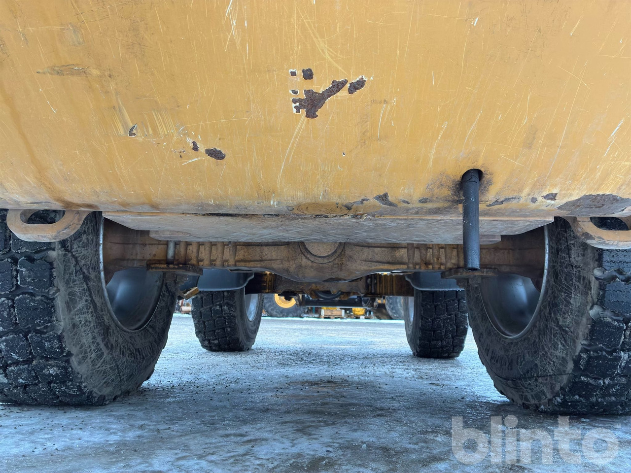 Wheel loader CAT 908M