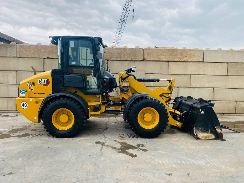 Wheel loader CAT 908-14a