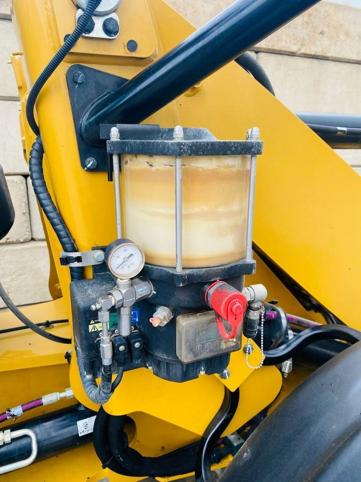 Wheel loader CAT 908-14a