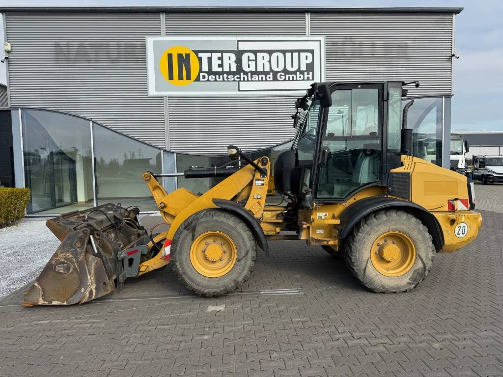 Wheel loader CAT 908 H