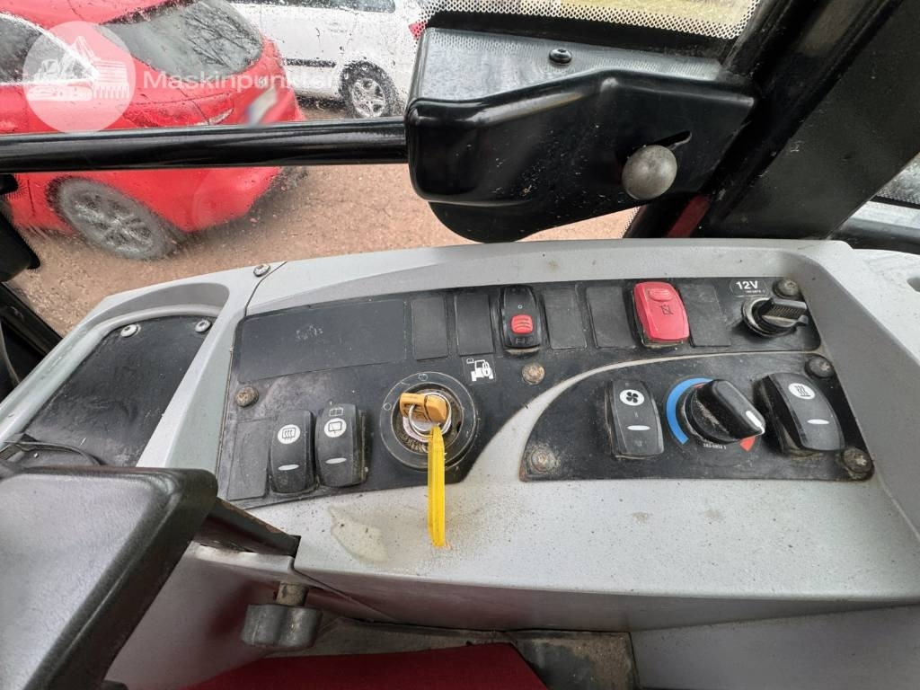 Wheel loader CAT 908 H