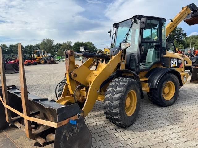 Wheel loader CAT 908 H
