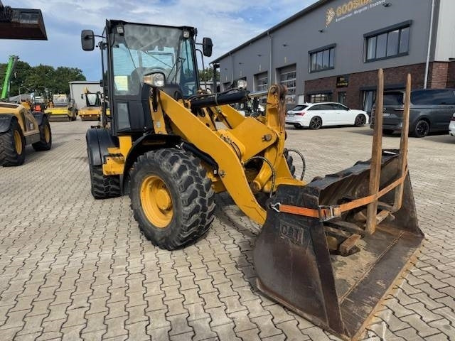 Wheel loader CAT 908 H