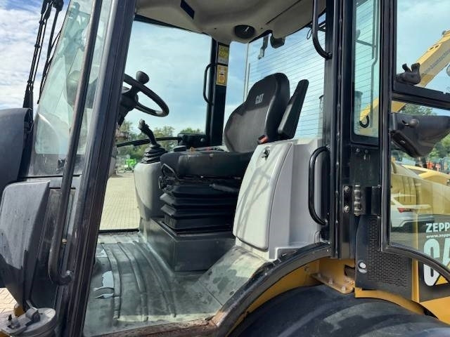 Wheel loader CAT 908 H