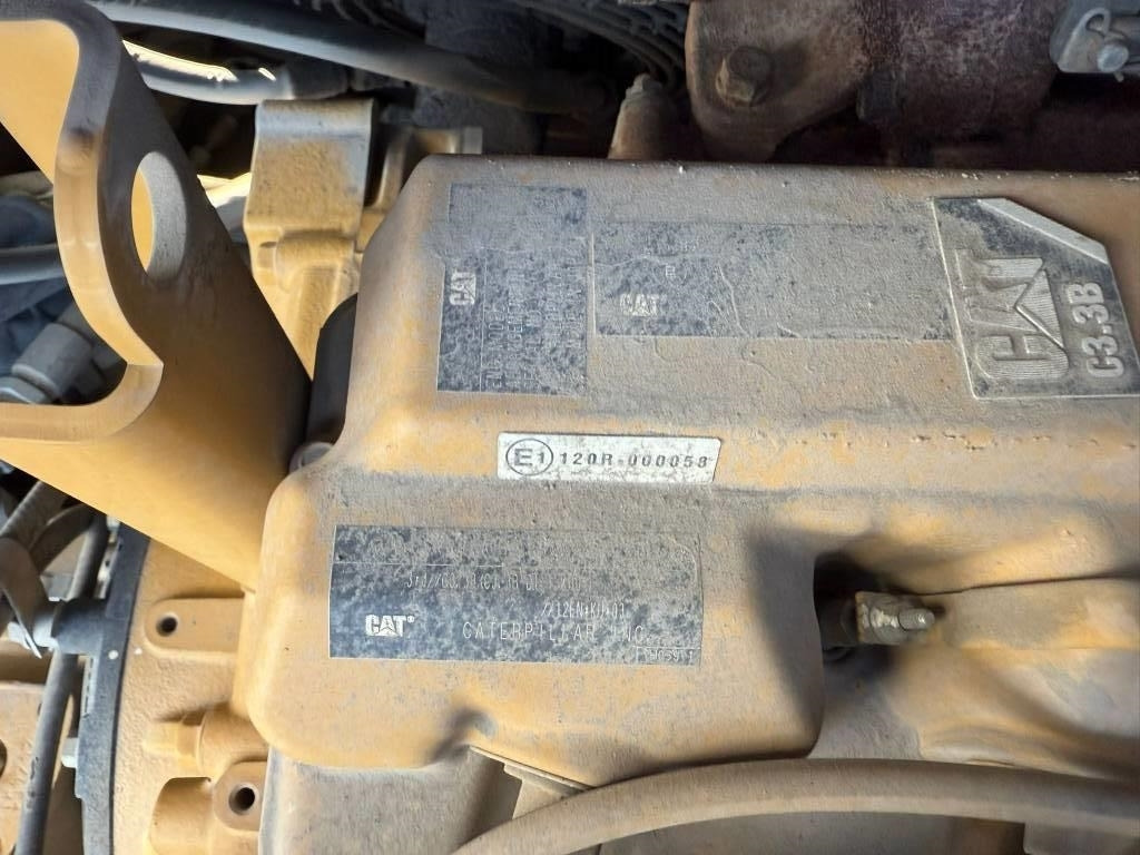 Wheel loader CAT 908 H 2