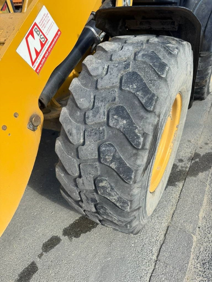 Wheel loader CAT 908 H 2
