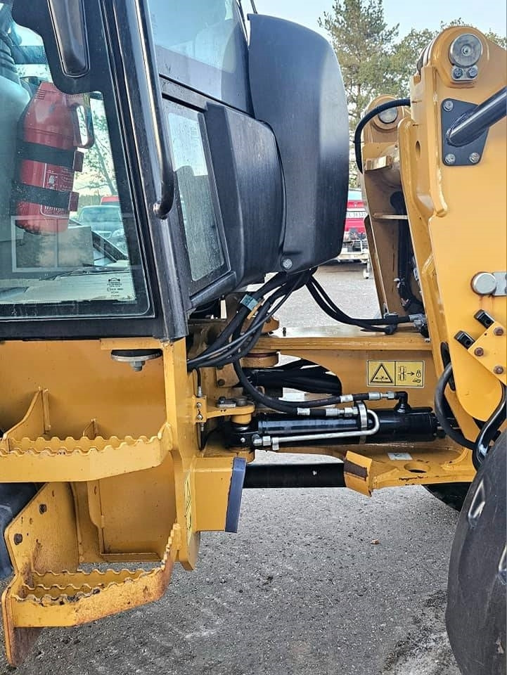 Wheel loader CAT 908 H 2
