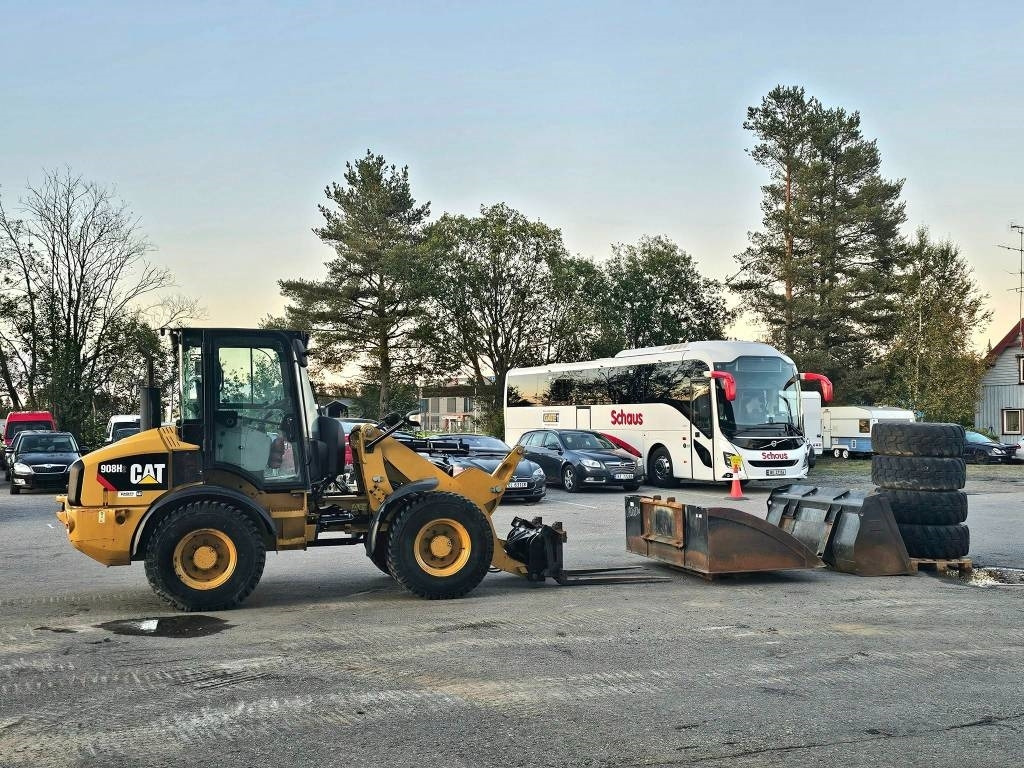 Wheel loader CAT 908 H 2