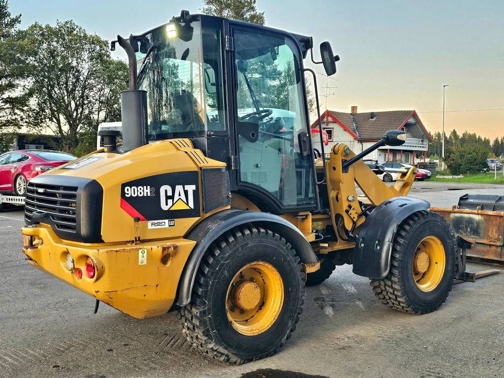 Wheel loader CAT 908 H 2