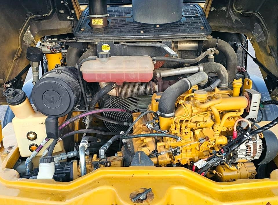 Wheel loader CAT 908 H 2