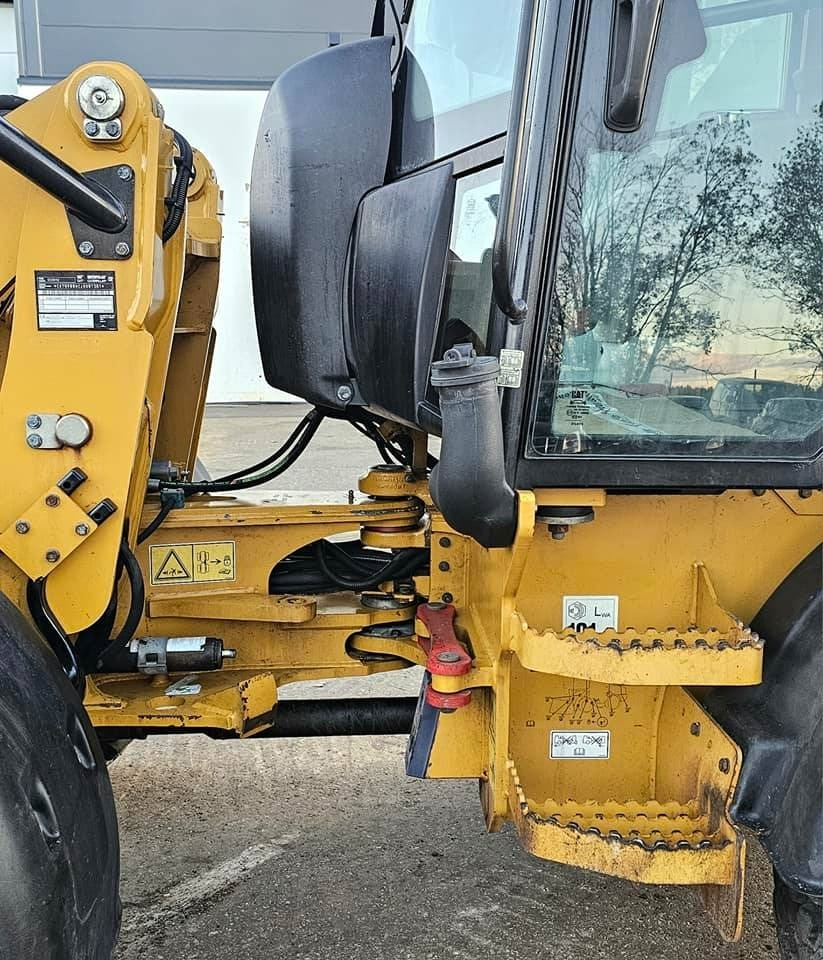 Wheel loader CAT 908 H 2
