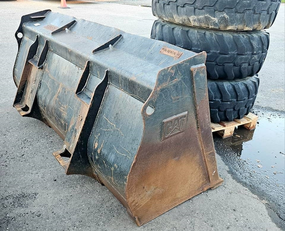 Wheel loader CAT 908 H 2