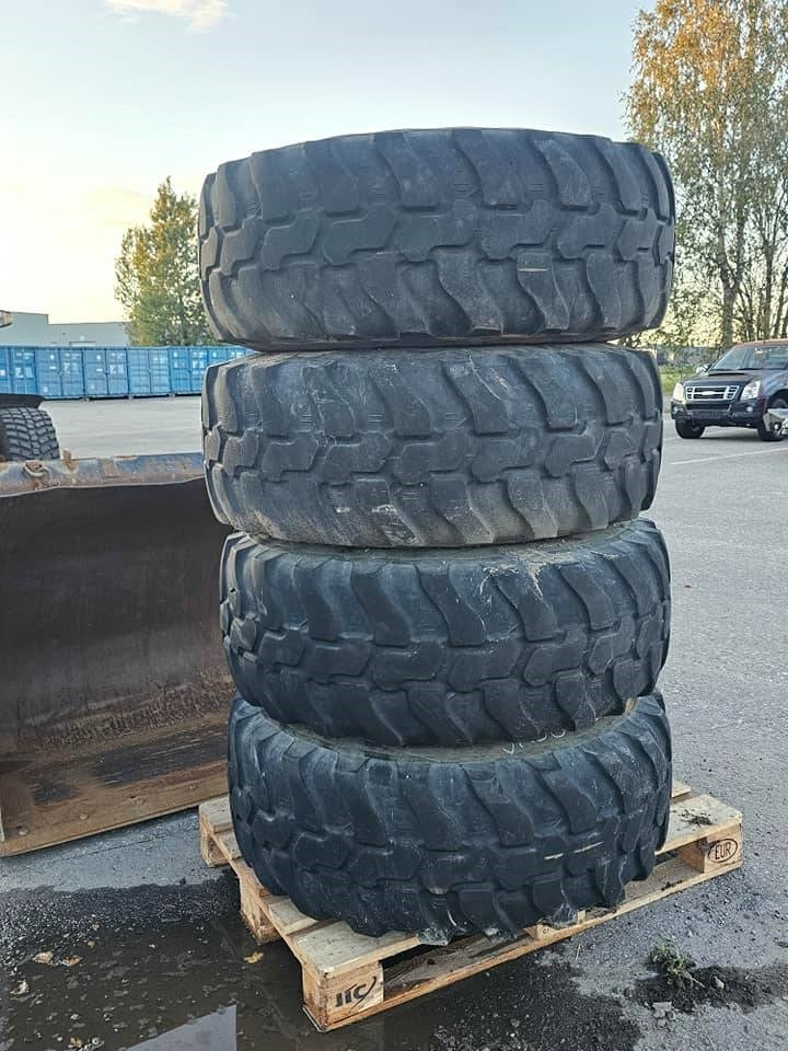 Wheel loader CAT 908 H 2