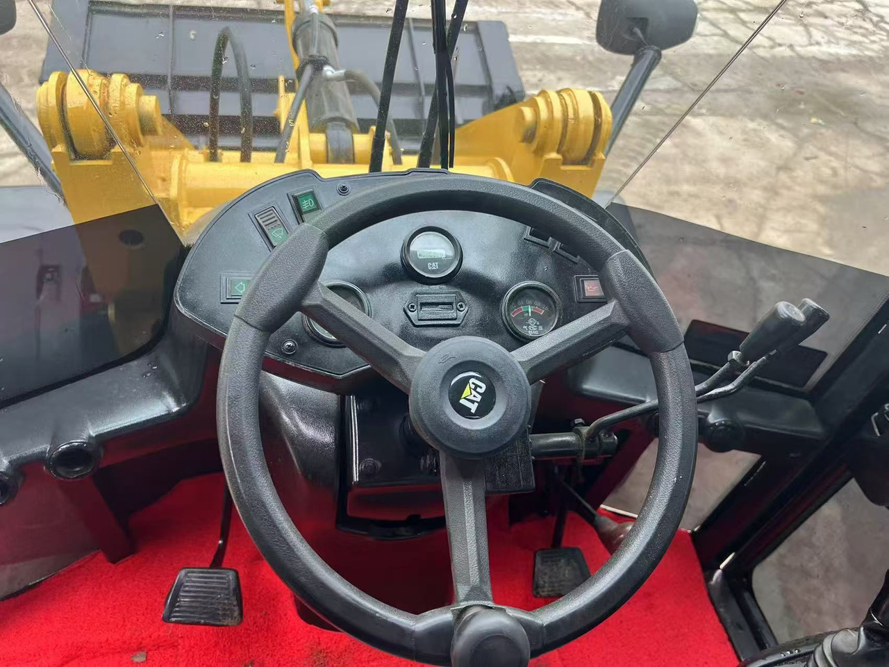 Wheel loader CAT 910M