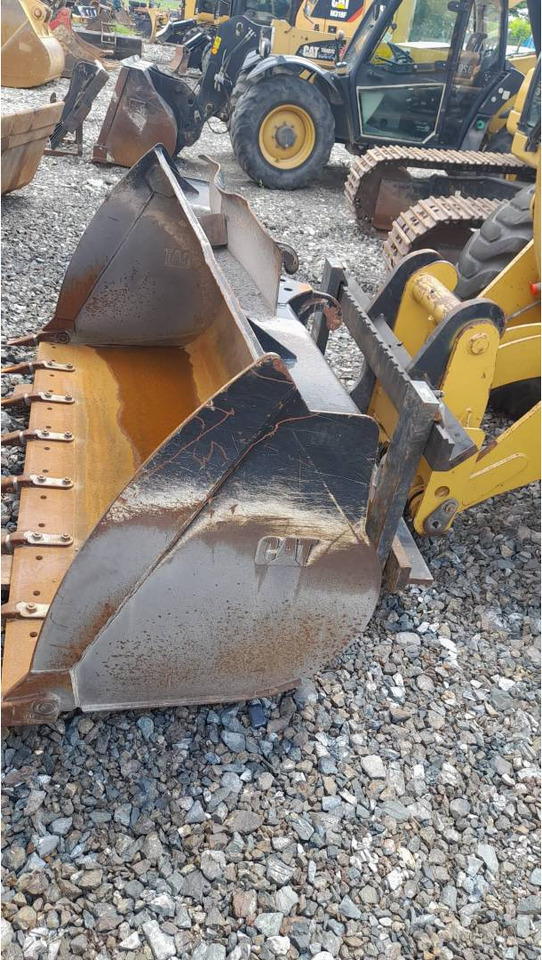 Wheel loader CAT 918M