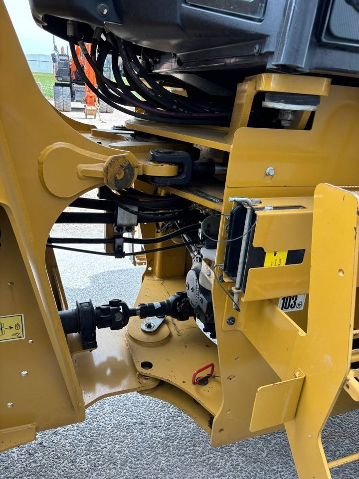 Wheel loader CAT 918 M