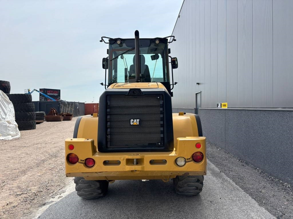 Wheel loader CAT 918 M
