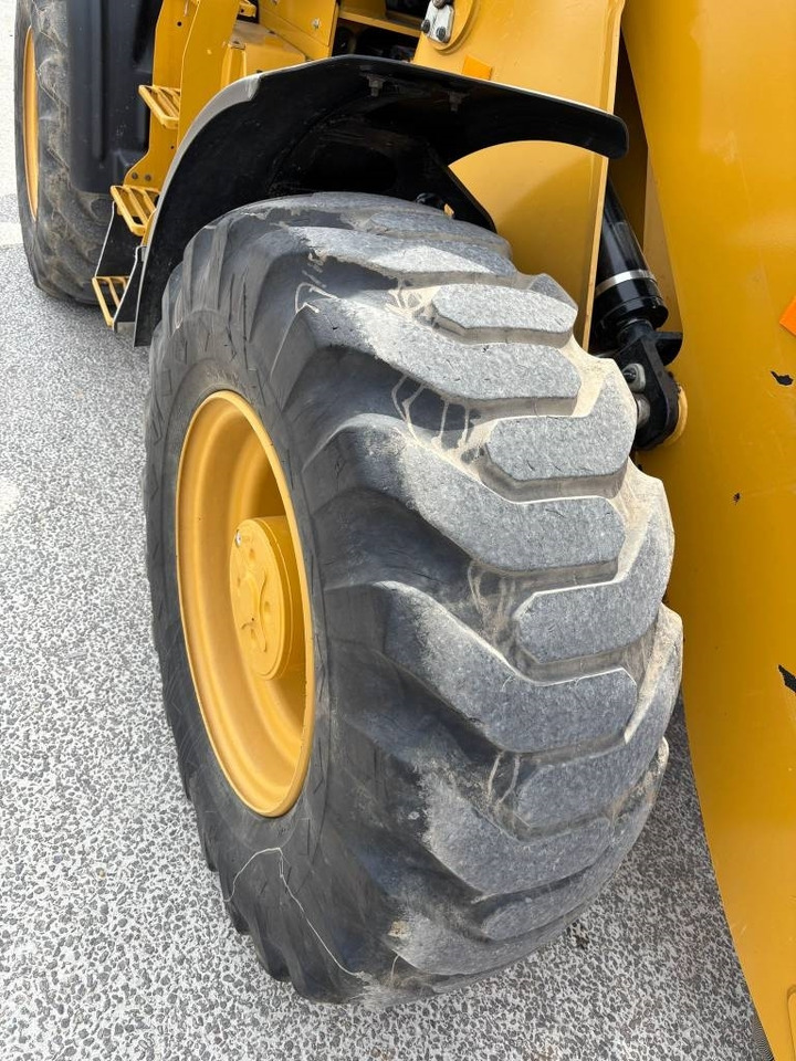 Wheel loader CAT 918 M