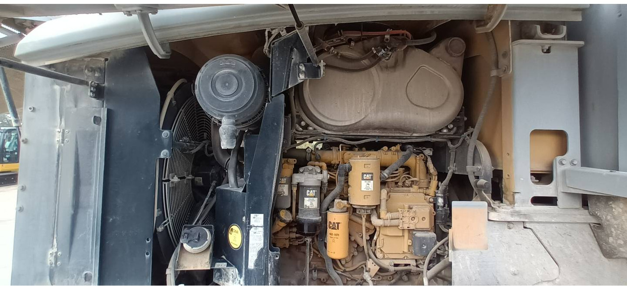 Wheel loader CAT 930M