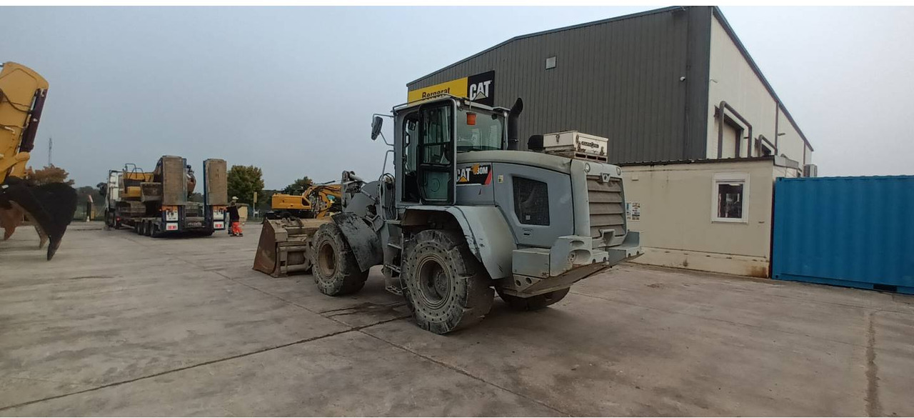 Wheel loader CAT 930M