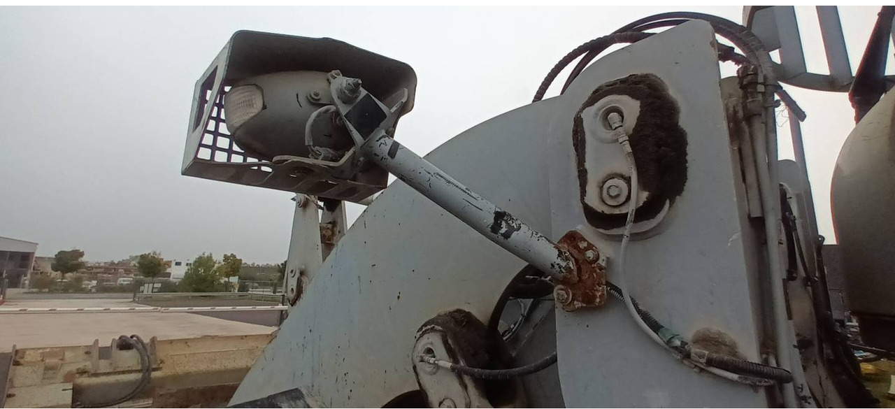 Wheel loader CAT 930M