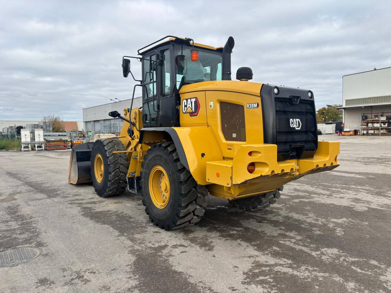 Wheel loader CAT 938M