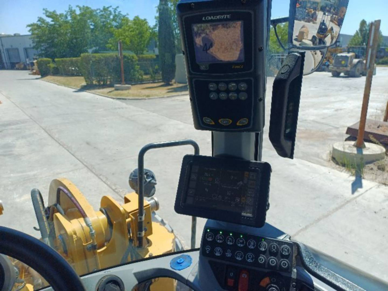 Wheel loader CAT 938M