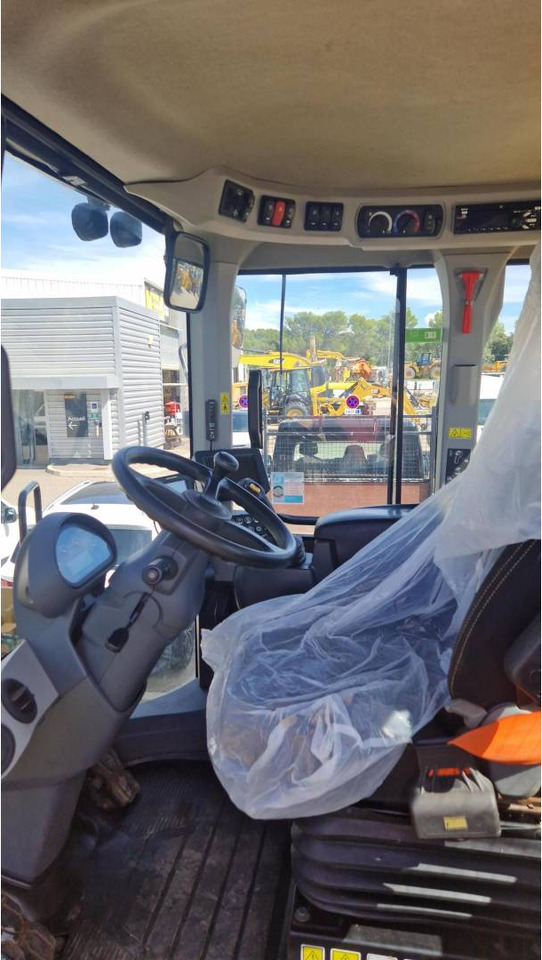 Wheel loader CAT 938M