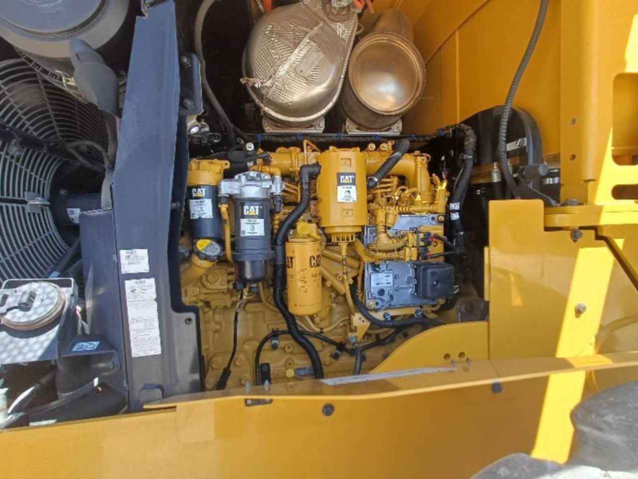 Wheel loader CAT 938M