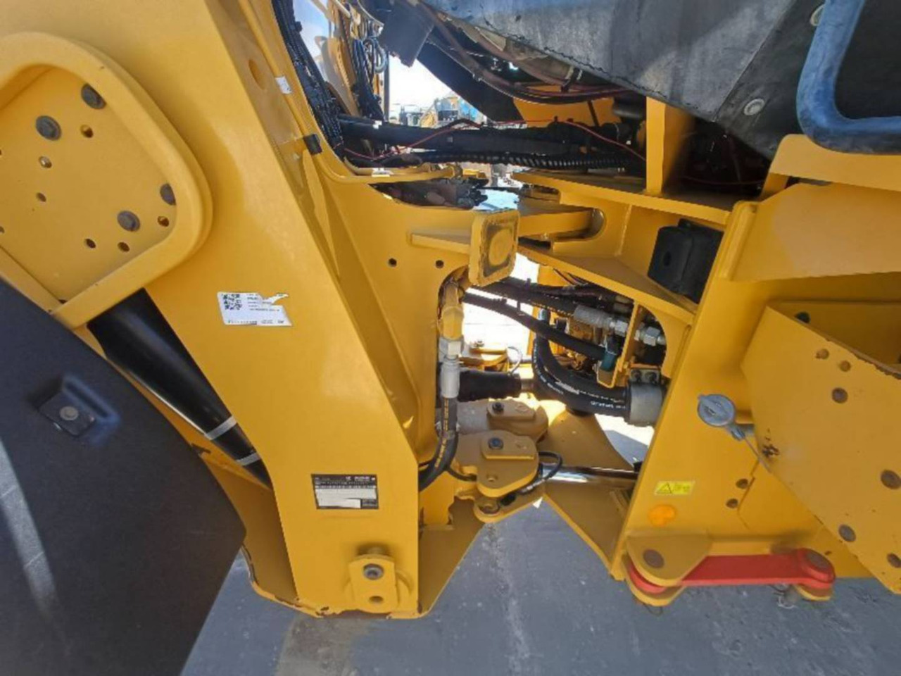 Wheel loader CAT 938M