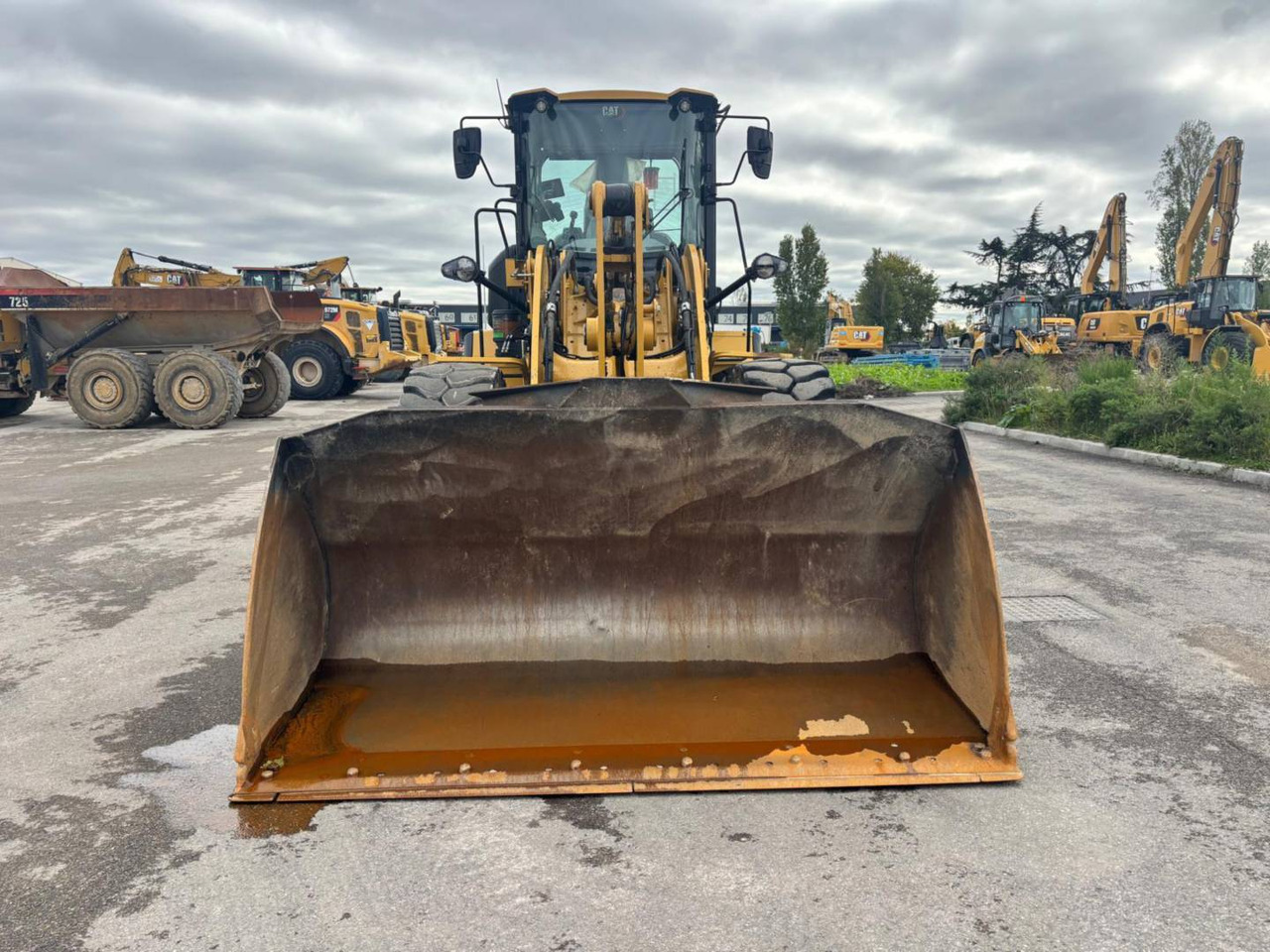 Wheel loader CAT 938M