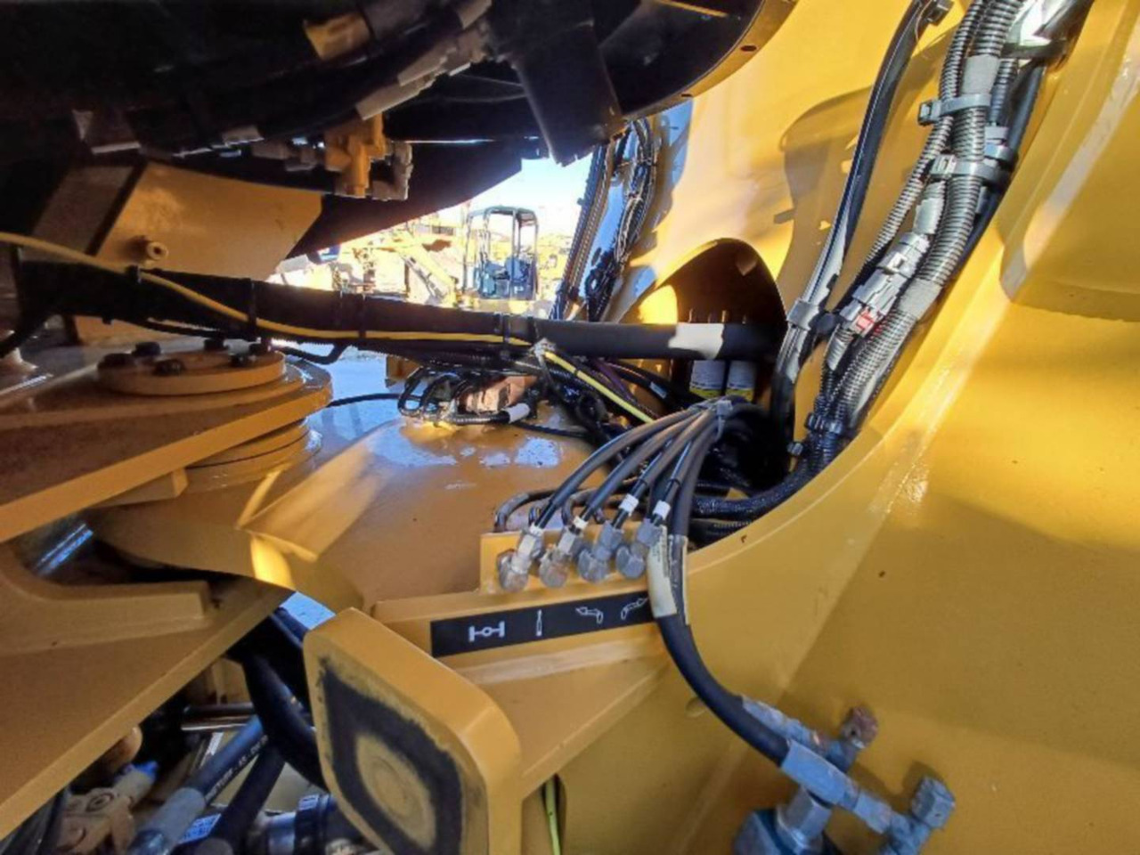 Wheel loader CAT 938M