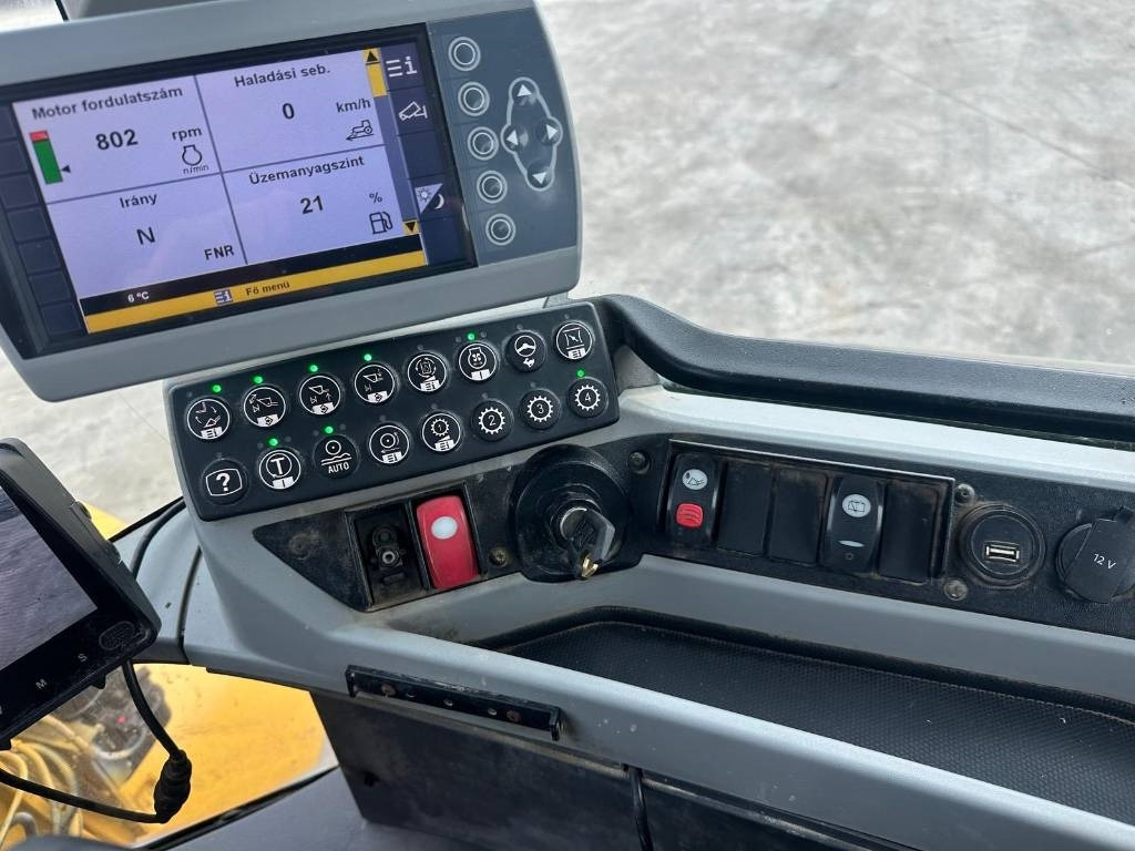 Wheel loader CAT 938 K