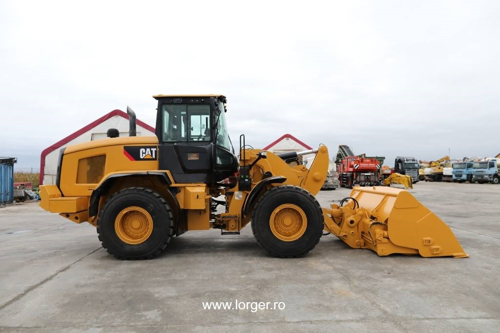 Wheel loader CAT 938 M