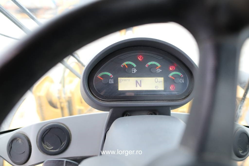 Wheel loader CAT 938 M