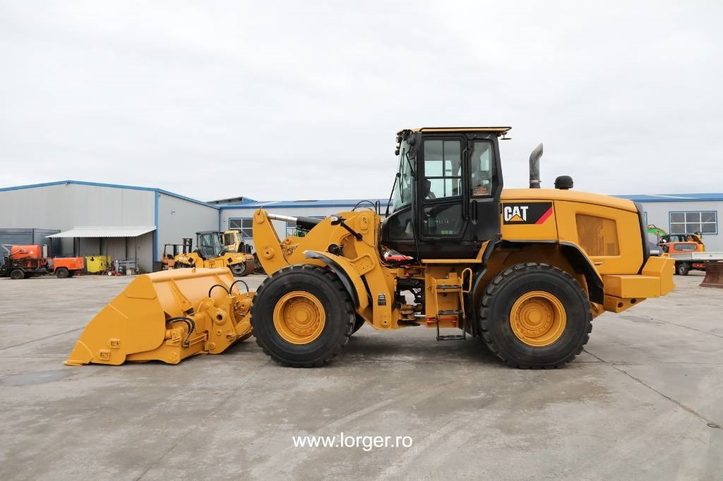 Wheel loader CAT 938 M