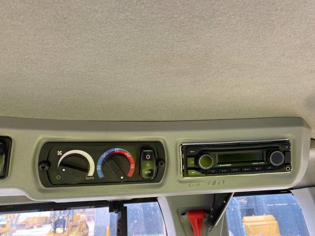 Wheel loader CAT 938 M (Bucket + Forks)