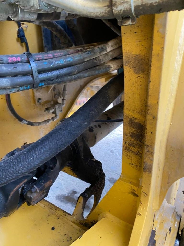 Wheel loader CAT 938 M (Bucket + Forks)