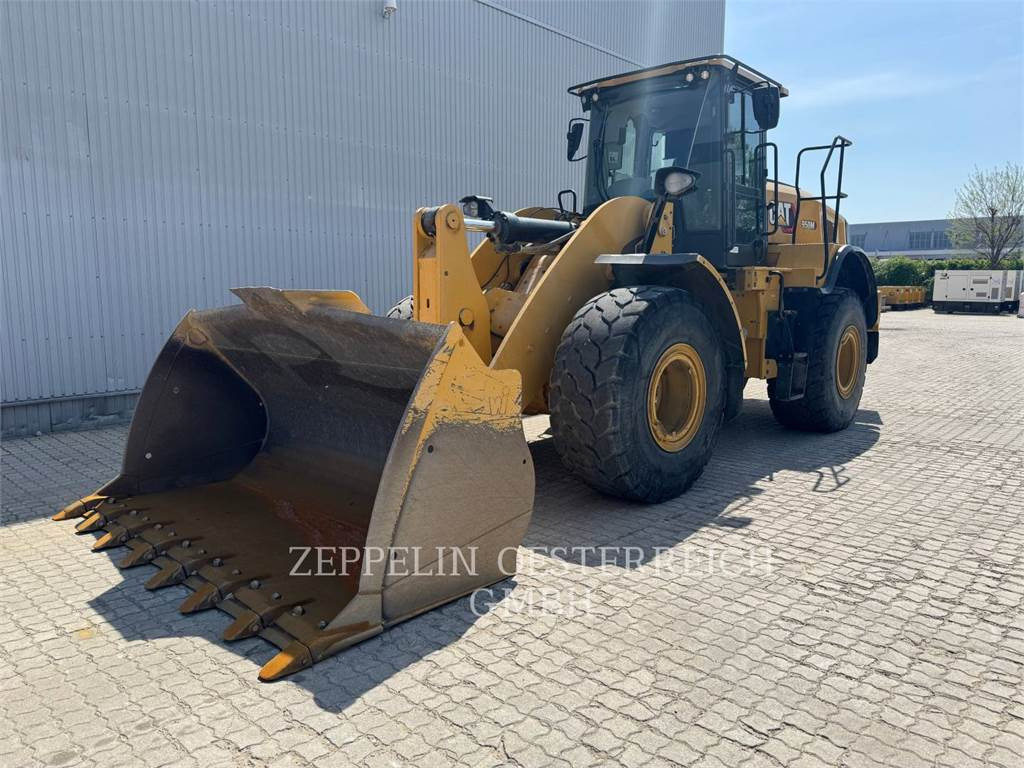 Wheel loader CAT 950M