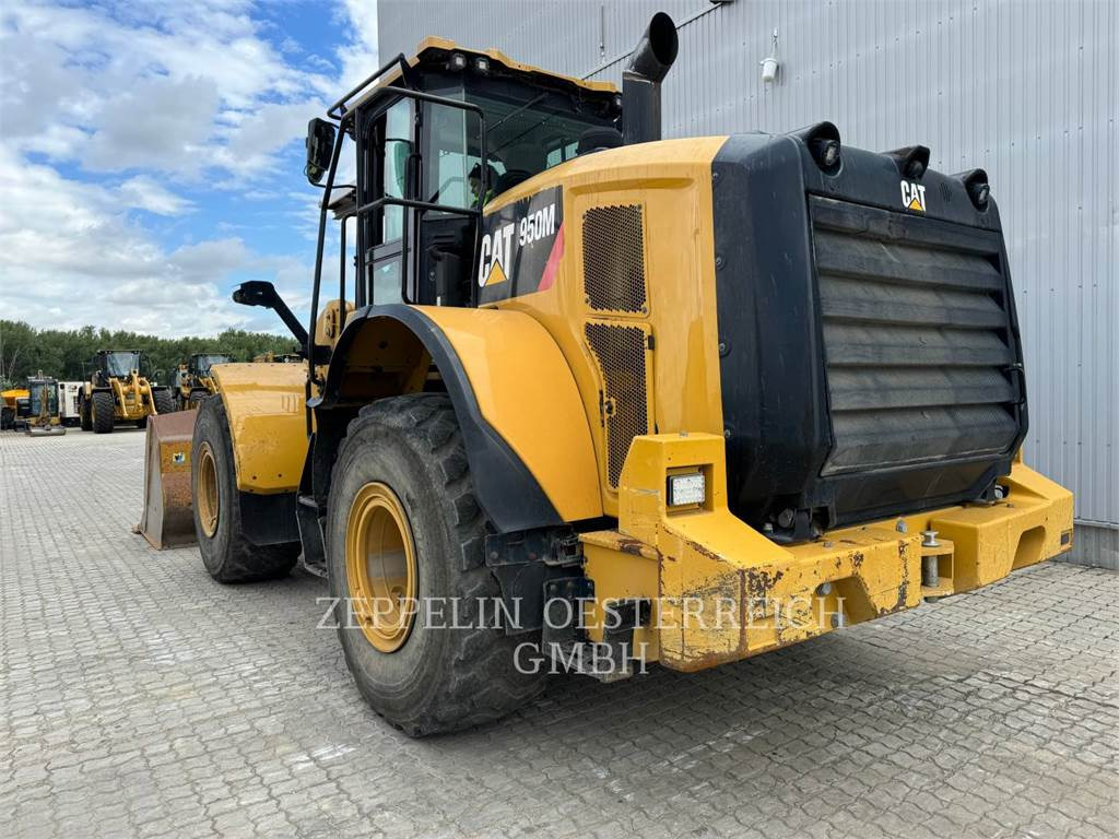 Wheel loader CAT 950M