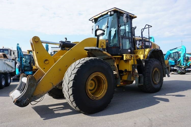 Wheel loader CAT 950M