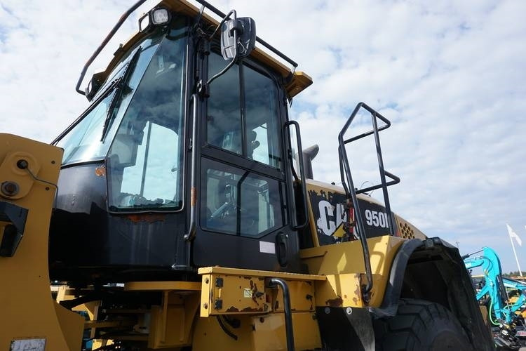 Wheel loader CAT 950M