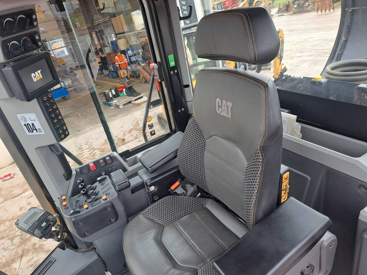 Wheel loader CAT 950M