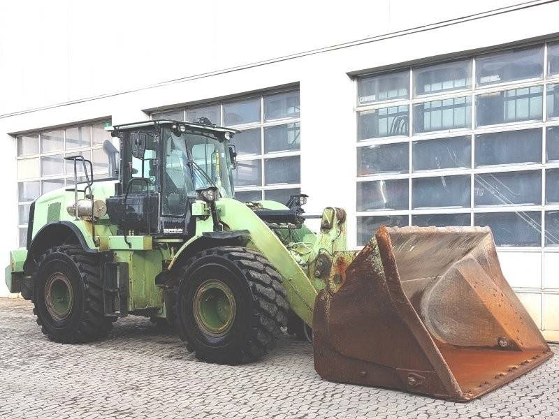 Wheel loader CAT 950 M