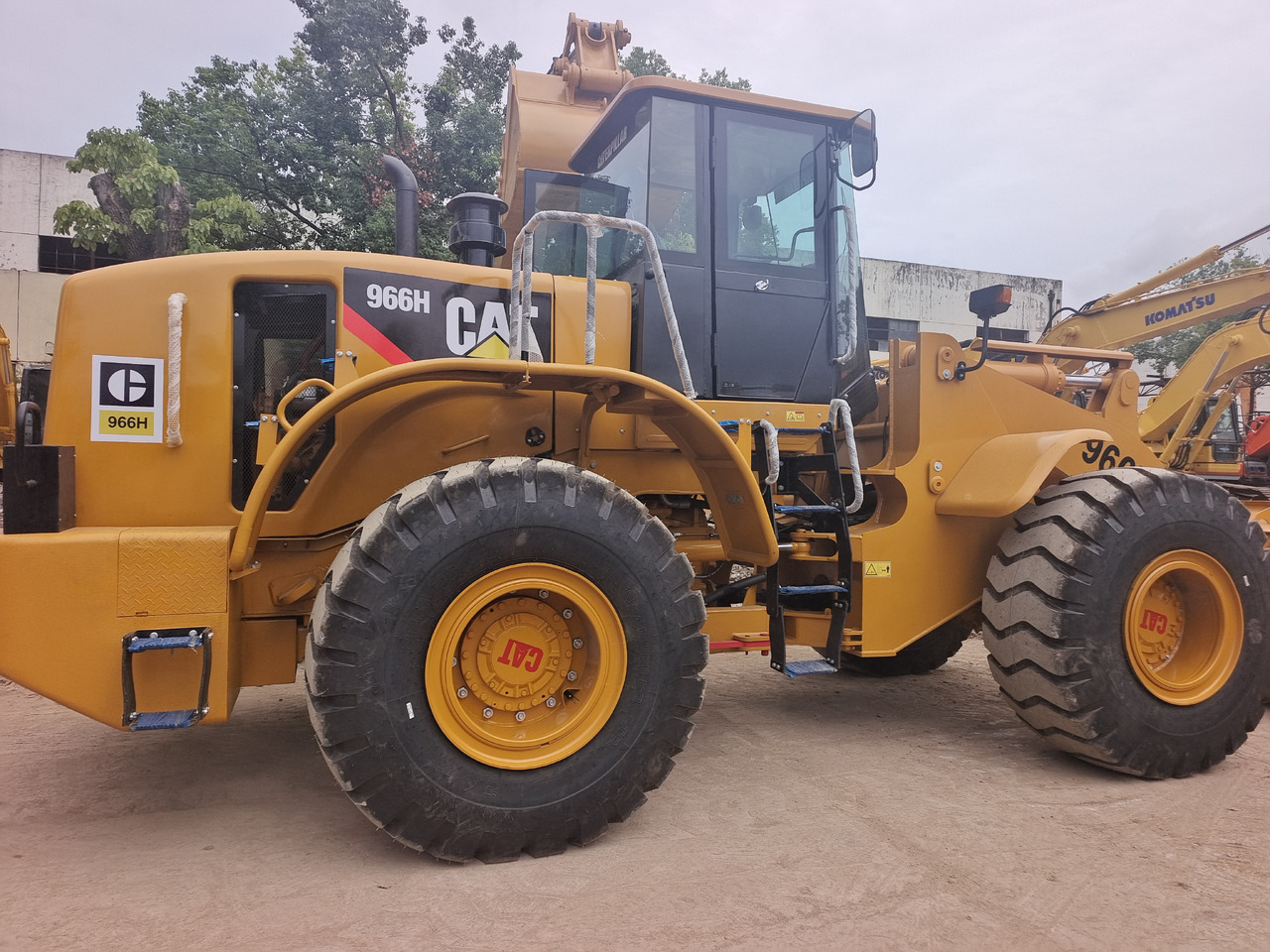 Wheel loader CAT 966H